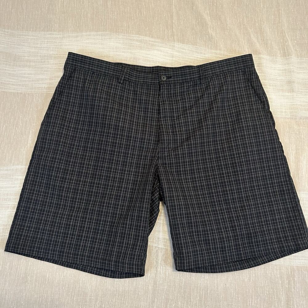 PGA Tour Men's Golf Shorts Size 42 Navy Blue plaid‎ Flat front